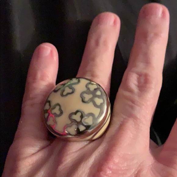 Ring - Picture 3 of 3